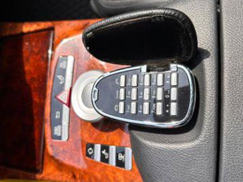 Used 2010 Mercedes-Benz S 550 4MATIC image 19