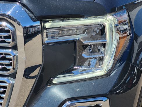 Used 2022 GMC Sierra 1500 Denali w/ Denali Premium Package AWD/4WD image 8