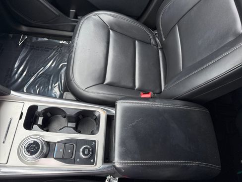 Used 2023 Ford Explorer XLT w/ Equipment Group 202A image 14