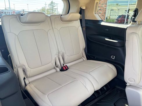 Used 2022 Jeep Grand Cherokee L Limited w/ Luxury Tech Group II image 14