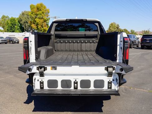 Used 2025 GMC Sierra EV Denali AWD/4WD image 12
