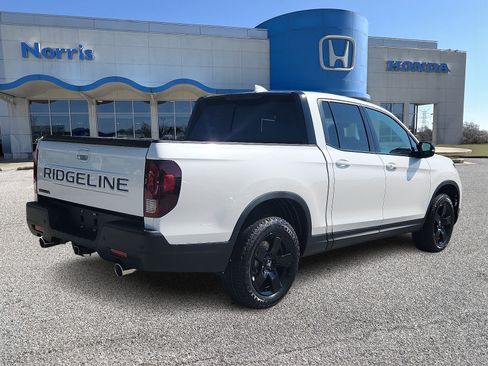 New 2025 Honda Ridgeline Black Edition image 4