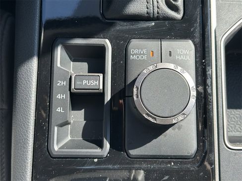 Used 2022 Toyota Tundra Limited image 30