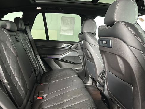 Used 2023 BMW X5 xDrive40i w/ Parking Assistance Package AWD/4WD image 28