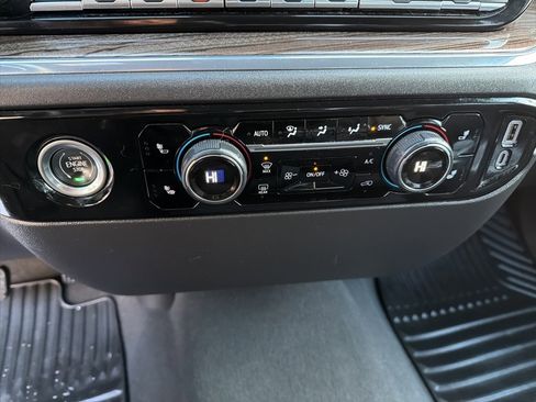 Used 2024 Chevrolet Silverado 1500 LT image 23