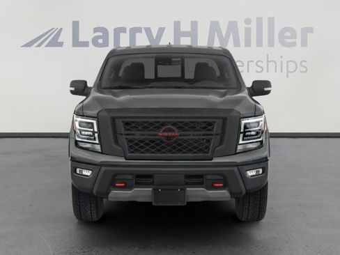 Used 2023 Nissan Titan PRO-4X w/ Pro-4x Convenience Package image 7