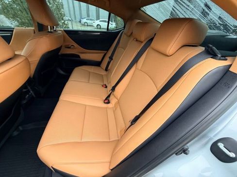 Certified 2022 Lexus ES 350 image 18