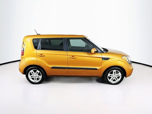 Used 2011 Kia Soul + w/ Audio Pkg image 10