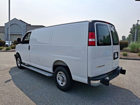 Used 2025 Chevrolet Express 2500 w/ Driver Convenience Package RWD image 19