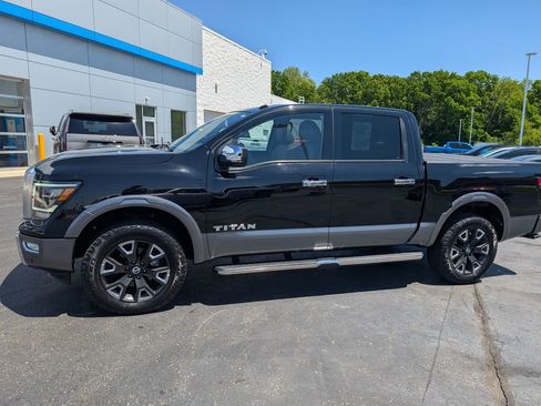 Used 2021 Nissan Titan Platinum Reserve w/ Moonroof Package AWD/4WD image 4