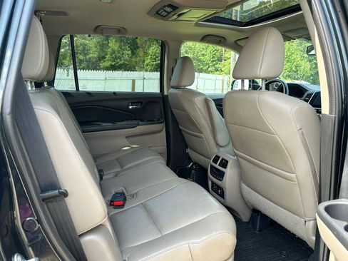 Used 2016 Honda Pilot Touring image 16