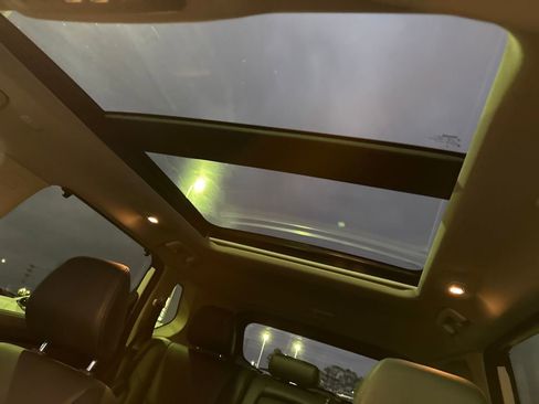 Used 2025 Nissan Rogue SL w/ SL Premium Package image 26