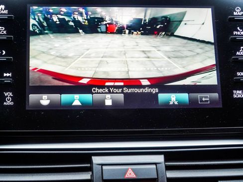 Used 2018 Honda Accord Touring image 31