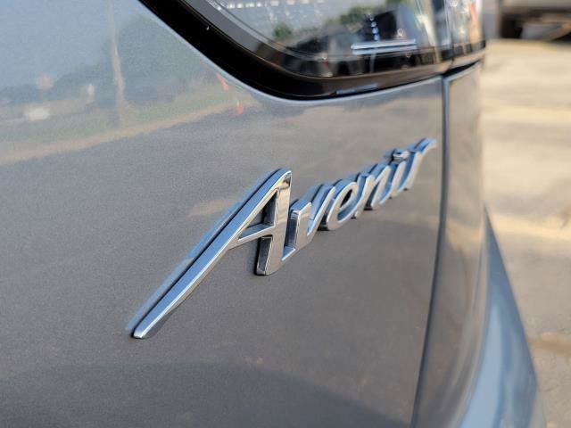 Used 2023 Buick Envision Avenir AWD/4WD image 32