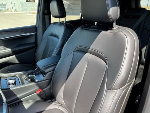 Certified 2026 Jeep Grand Cherokee Limited w/ Limited Altitude Package AWD/4WD image 13