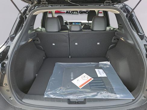 New 2026 Nissan Kicks SR w/ Cold Weather Package FWD image 32