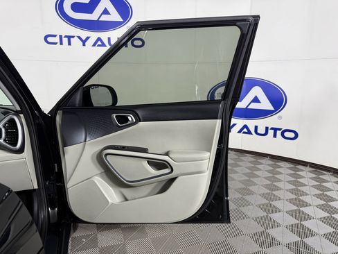 Used 2020 Kia Soul S image 13