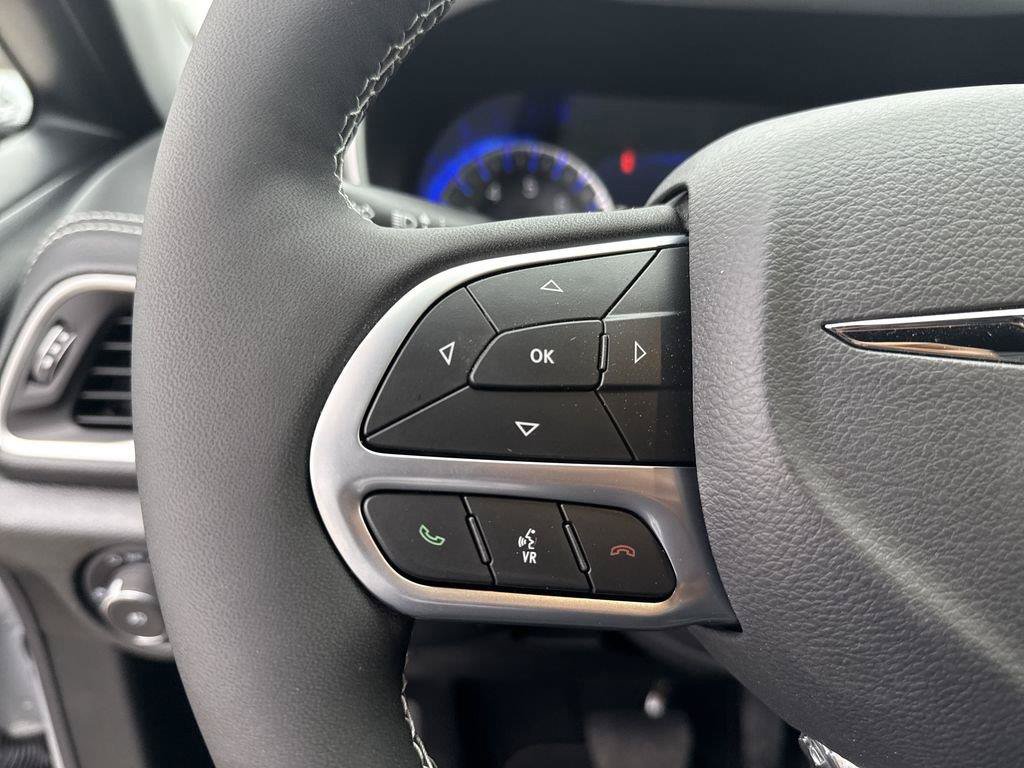 New 2026 Chrysler Pacifica Select FWD image 16