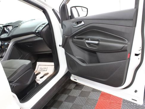 Used 2016 Ford Escape SE w/ Equipment Group 201A AWD/4WD image 21