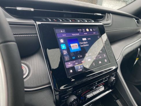 New 2025 Jeep Grand Cherokee Laredo w/ Luxury Tech Group I image 26