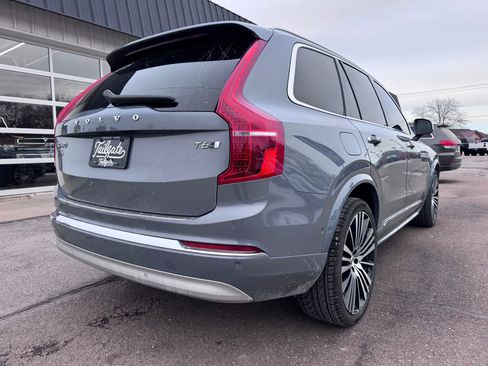 Used 2022 Volvo XC90 T6 Inscription w/ Lounge Package image 7