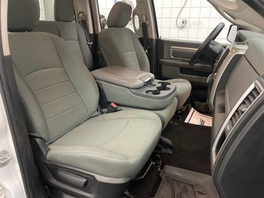 Used 2015 RAM 1500 Classic SLT AWD/4WD image 19