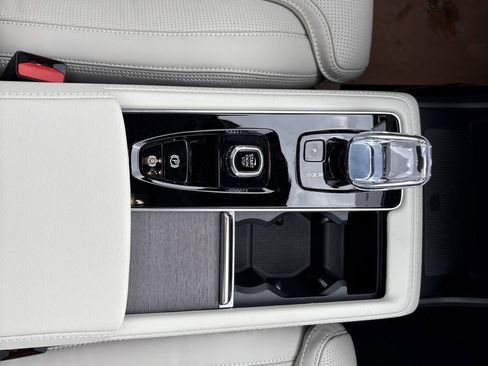 New 2026 Volvo XC90 B5 Ultra image 14