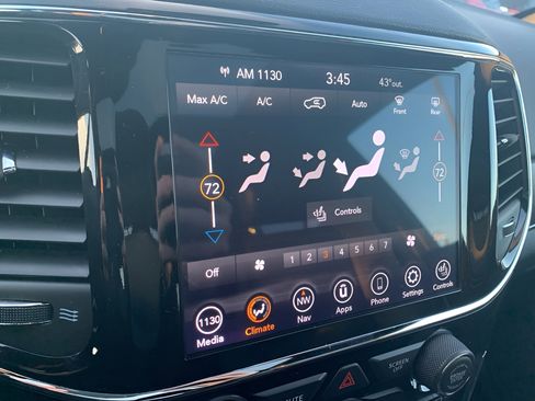 Used 2021 Jeep Grand Cherokee Limited w/ Luxury Group II image 15