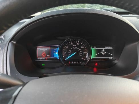 Used 2018 Ford Explorer XLT w/ Equipment Group 202A AWD/4WD image 10
