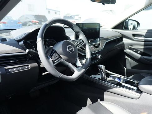 Used 2023 Nissan Altima 2.5 SL FWD image 10