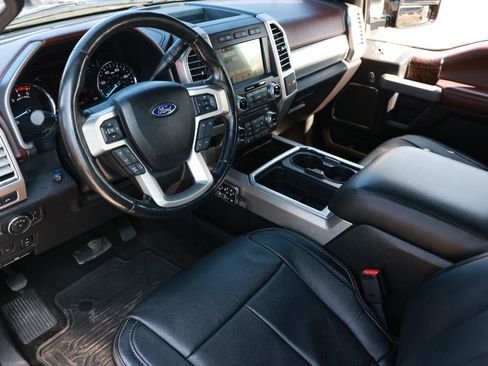 Used 2017 Ford F450 Platinum w/ Platinum Ultimate Package image 5