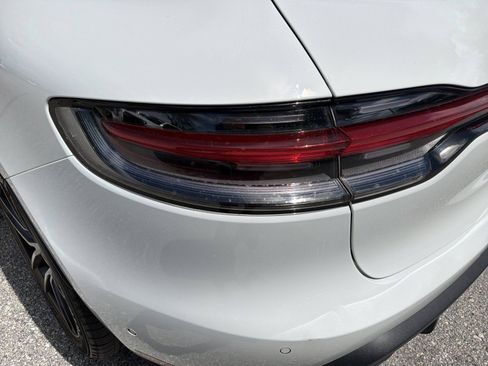 Used 2024 Porsche Macan AWD/4WD image 11