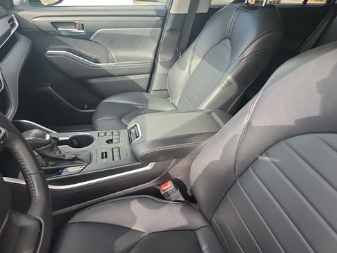 Used 2024 Toyota Highlander XLE image 20