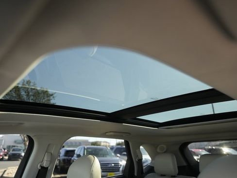 Used 2016 Ford Edge Titanium w/ Equipment Group 301A image 11