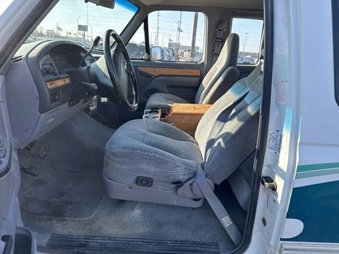 Used 1994 Ford F150 XL image 2