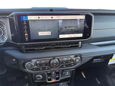 New 2025 Jeep Gladiator Sport image 11