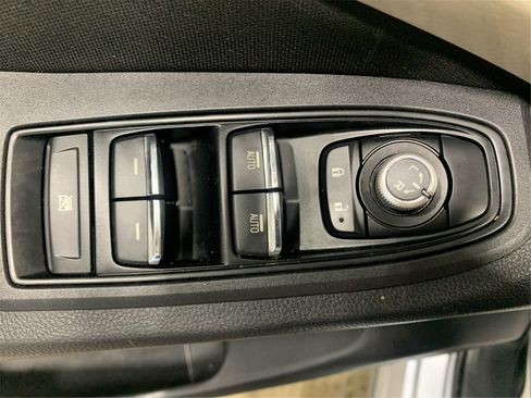 Used 2019 Subaru Ascent Premium image 28