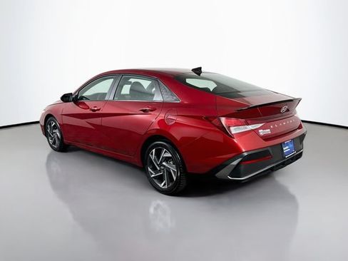 Certified 2025 Hyundai Elantra Sport FWD image 6