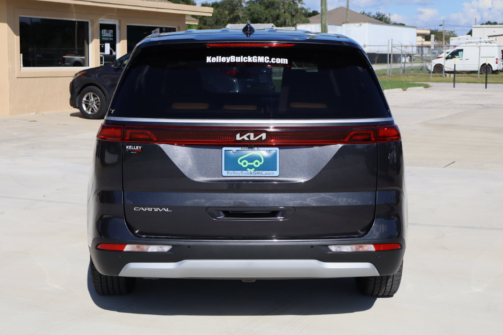Used 2023 Kia Carnival EX FWD image 8