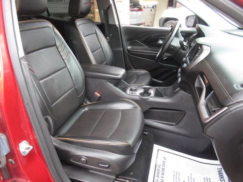 Used 2023 GMC Terrain AT4 image 7