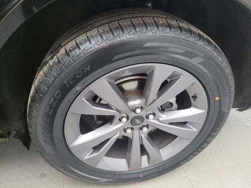 Used 2022 Ford Explorer XLT w/ Equipment Group 202A AWD/4WD image 31