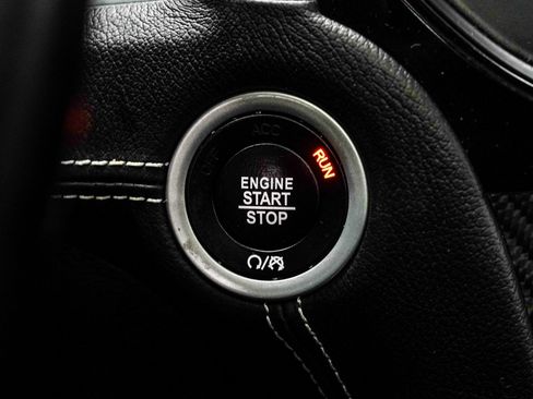 Used 2023 Chrysler 300 C image 25