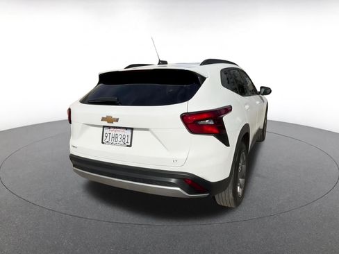 Used 2025 Chevrolet Trax LT image 14