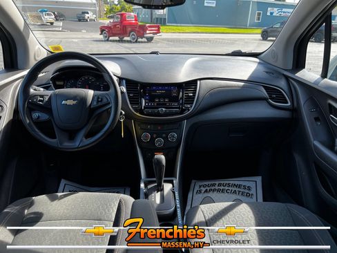 Used 2020 Chevrolet Trax LS w/ Tint and Cruise Package AWD/4WD image 8