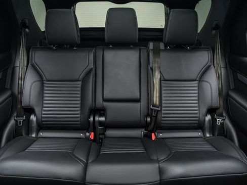 New 2026 Land Rover Discovery Limited Edition AWD/4WD image 17