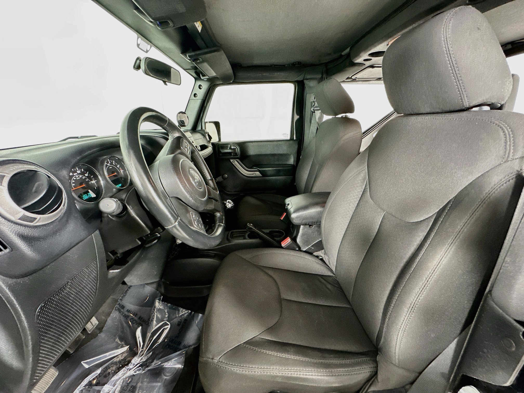 Used 2015 Jeep Wrangler Sport w/ Connectivity Group AWD/4WD image 17