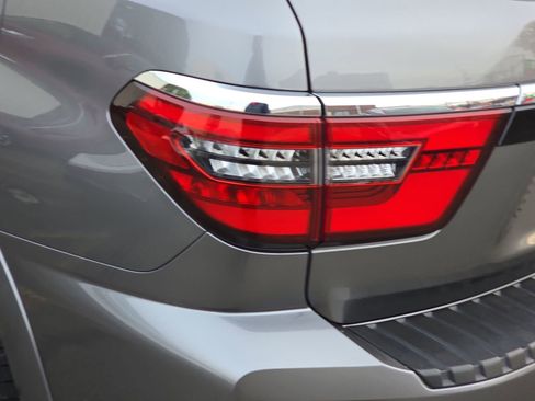 Used 2024 Nissan Armada SL w/ Captain's Chairs Package image 43