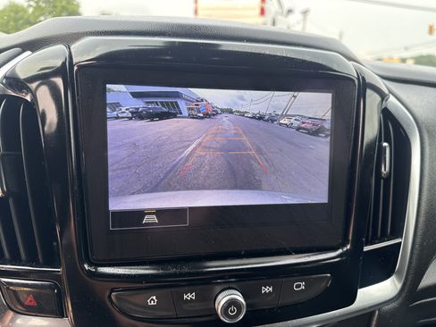 Used 2023 Chevrolet Traverse LT w/ LPO, Floor Liner Package AWD/4WD image 27