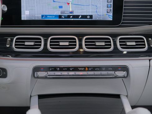 Used 2022 Mercedes-Benz Maybach GLS 600 4MATIC image 73