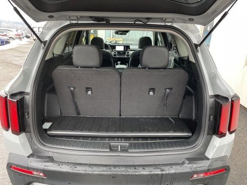 Certified 2023 Kia Sorento S w/ Panoramic Sunroof Package image 33